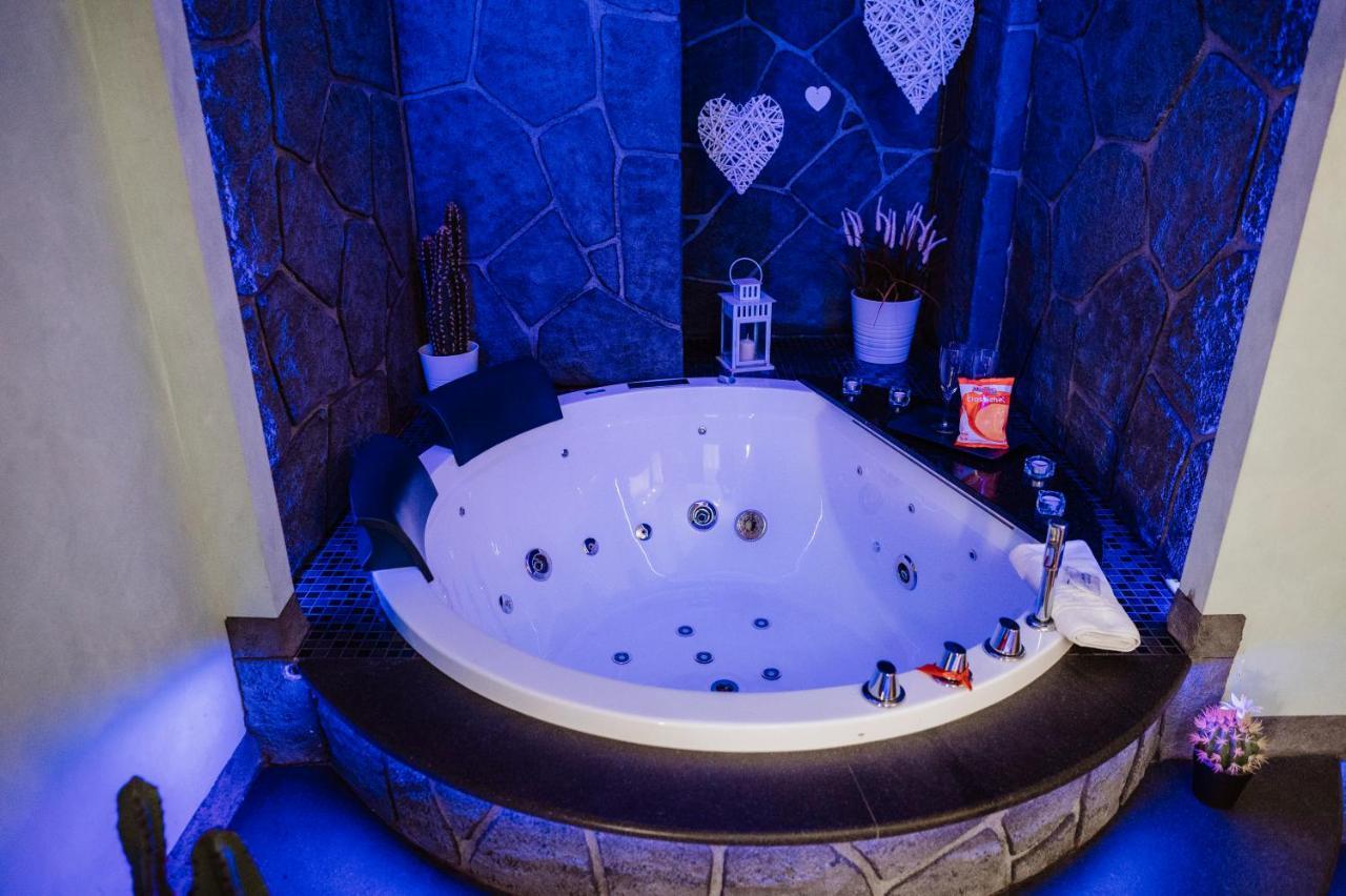 Th Luxury Suite Giardini Naxos Dış mekan fotoğraf